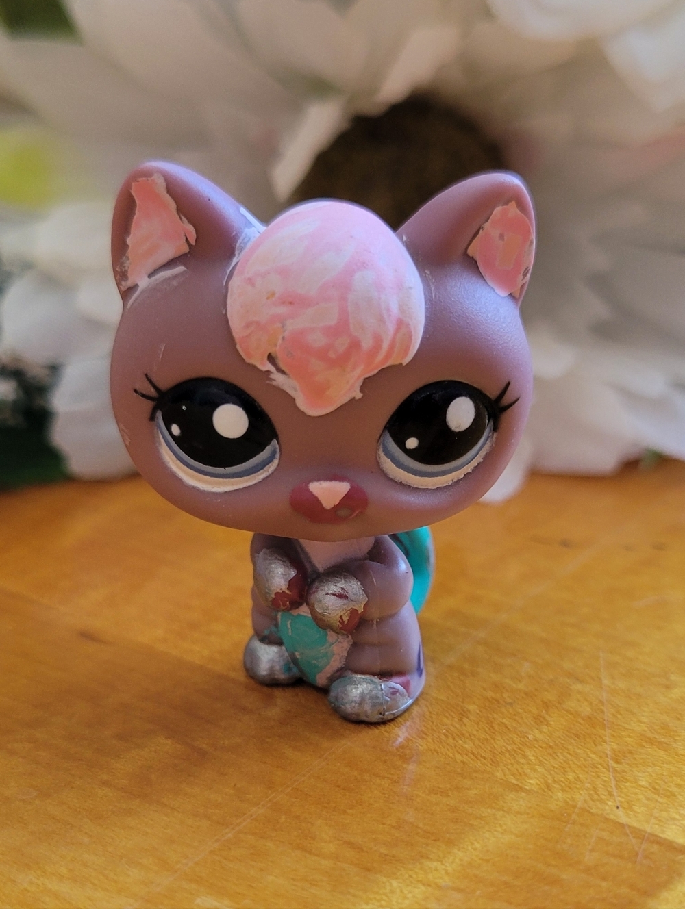 FLAWED Littlest Pet Shop LPS #2285 Purple Cat Kitten Blue Eyes 2009